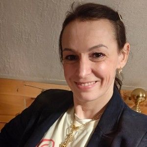 Meet your Posher, Leigh